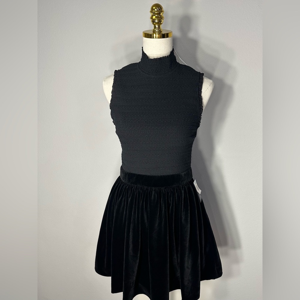 Alice & Olivia mini black dress size 4 brand new with tags